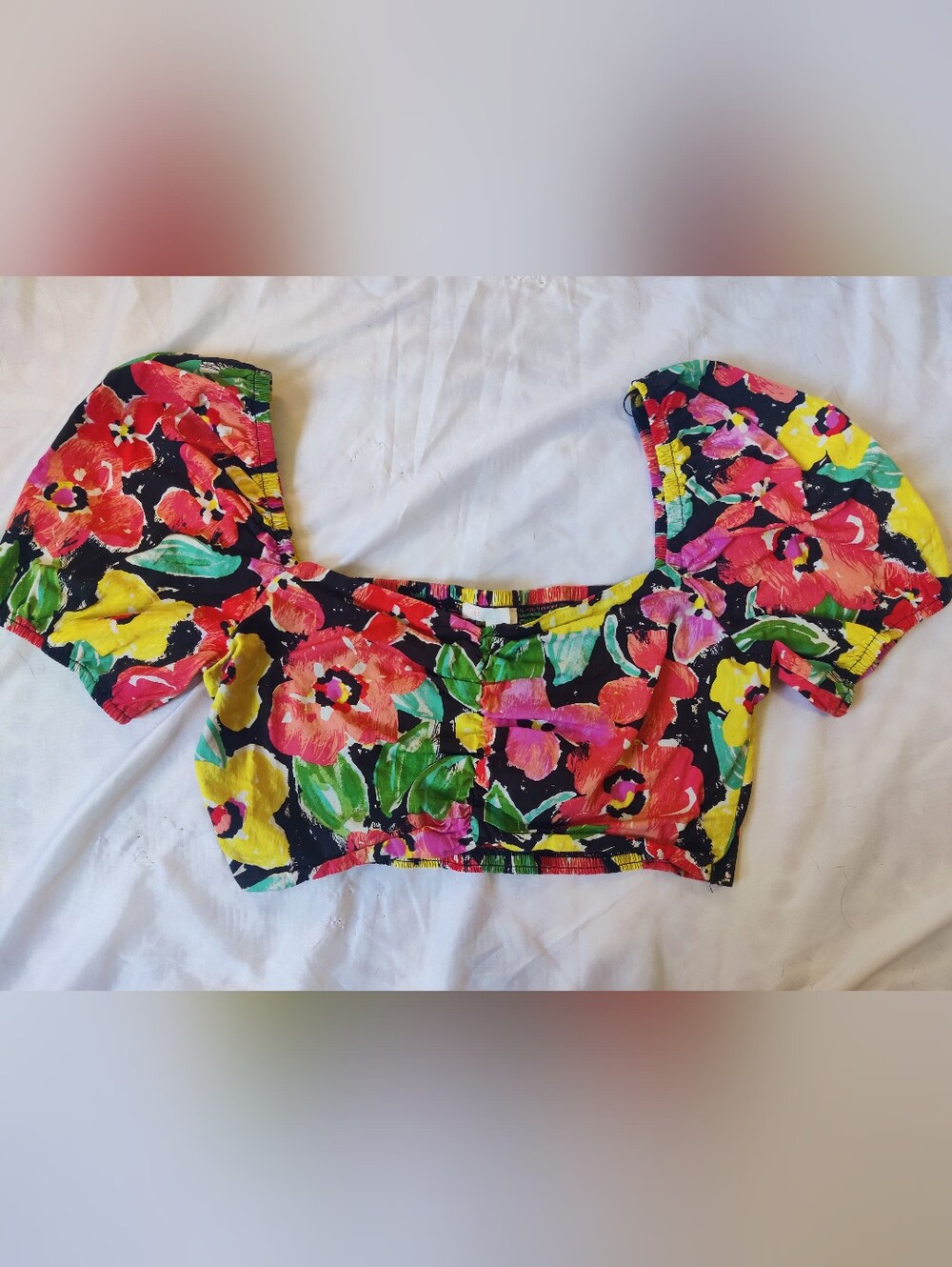 GB Black Floral Puff-Sleeve Crop Top with Bright Blooms